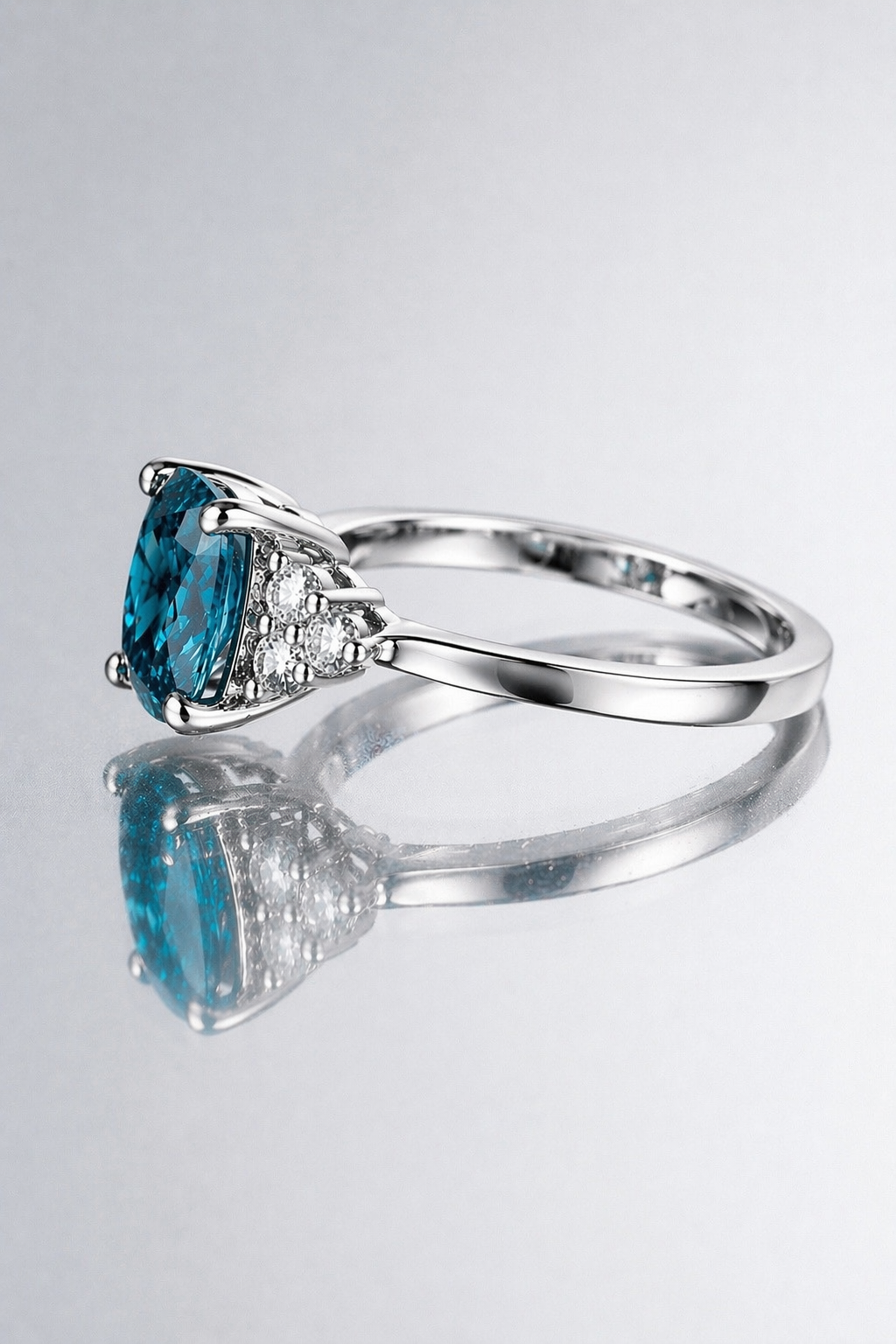 greenish blue spinel diamond platinum ring