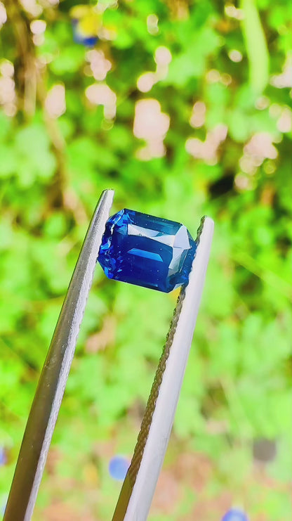 0.98 ct Natural Blue Sapphire Certified