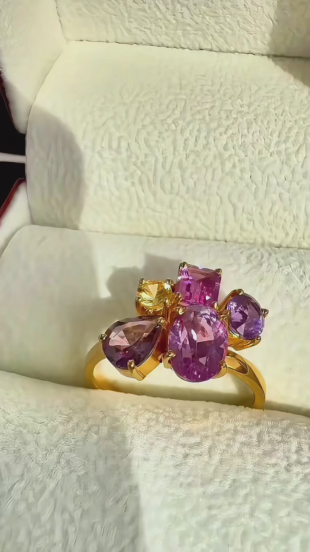 3.24 ct unheated multicolored sapphire yellow gold ring certified
